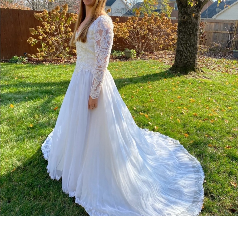 Vintage Lace Sleeve Wedding Dress 1970’s